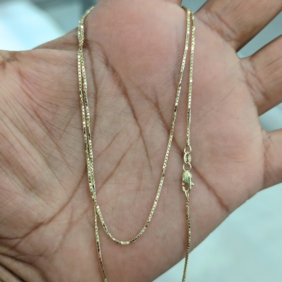 14kt real solid gold box chain 1mm 22 Inch - Picture 6 of 8